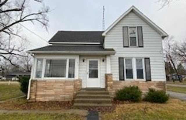 315 E Chicago St - 315 East Chicago Street, Syracuse, IN 46567