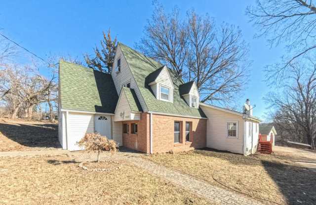 Charming 3 Bedroom 1.5 Bath in Clive photos photos