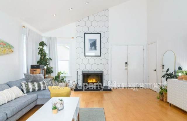 7404 Carlina St. photos photos