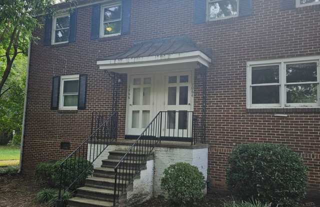 NEW LISTING!!!! Dont Miss Out photos photos