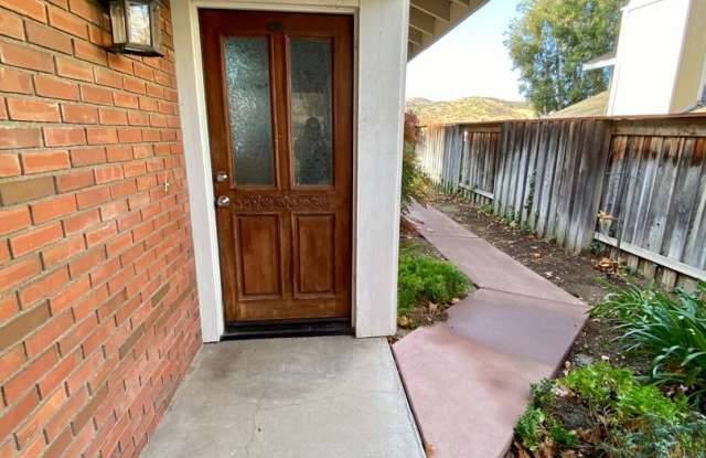 Three Bedroom, 2.5 Bath - Thousand Oaks photos photos