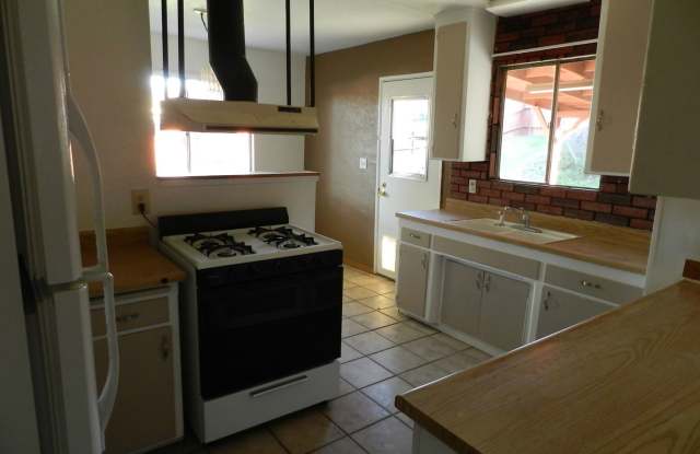 8610 Ellsworth Ln. - Ellsworth Gallery 4