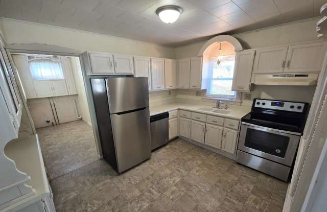 1535 44th St photos photos