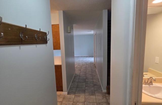 Newly Renovated Townhome near Grand Lagoon in PCB! *SPECAIL: 1/2 OFF 1st Month's Rent!* Gallery 3