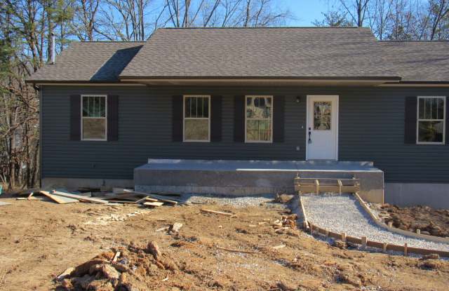 3 Bedroom & 2 Bath Single-Family Home Gallery 1