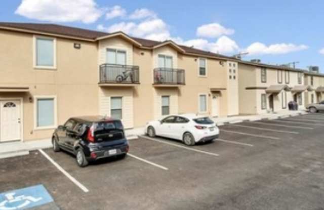 Center Way Apartments 3BDR - 2 BATH Gallery 3