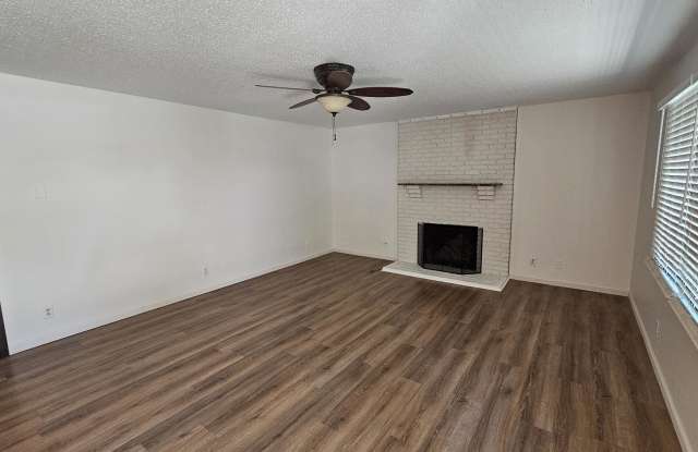 11904 West Cedar Lane Gallery 2
