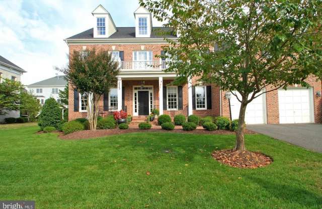 8449 LINK HILLS Loop - 8449 Link Hills Loop, Gainesville, VA 20155