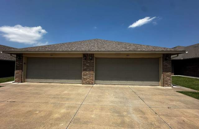 3 Bedroom 2 Bathroom 2 Car Garage Duplex In Moore photos photos