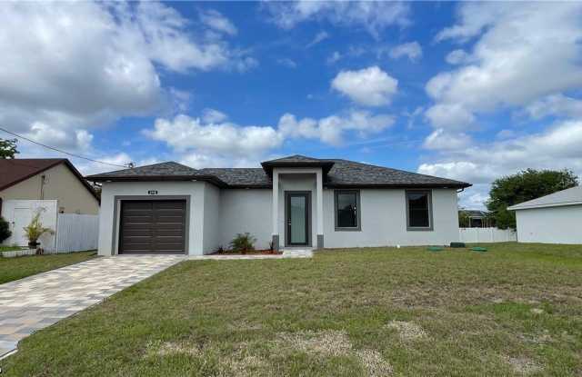 3712 13th Street W photos photos