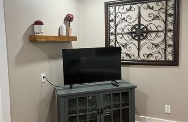 7200 Ohio St Gallery 4