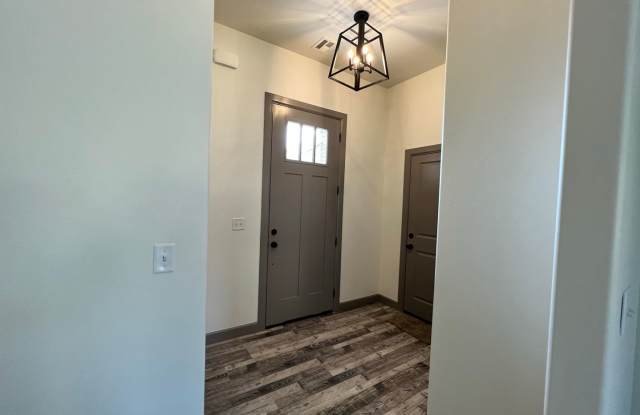 2522 S. Walnut Gallery 3