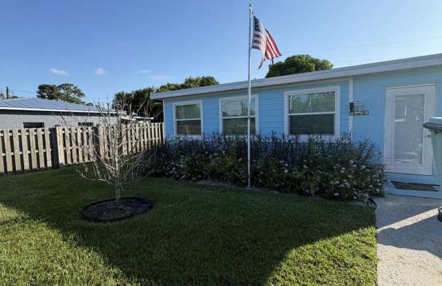 5040 SE FRONT Avenue - 5040 Southeast Front Avenue, Port Salerno, FL 34997 5040 SE FRONT Avenue - 5040 Southeast Front Avenue, Port Salerno, FL 34997