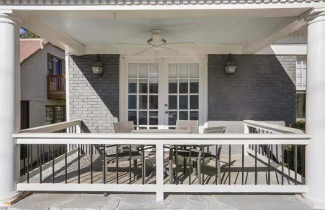 1160 Rosedale Drive NE Gallery 3