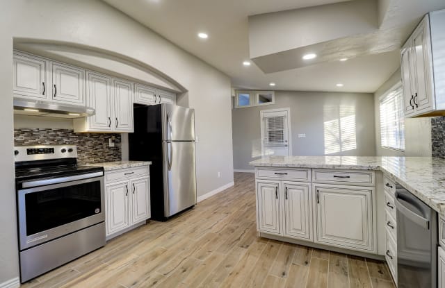 629 W Coral Gables Dr - 629 West Coral Gables Drive, Phoenix, AZ 85023
