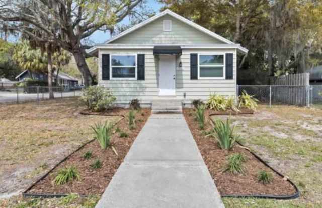 1215 31st St photos photos