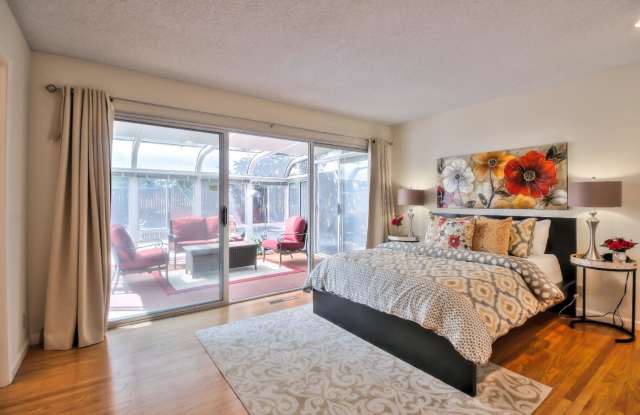 20996 Pepper Tree LN Gallery 2
