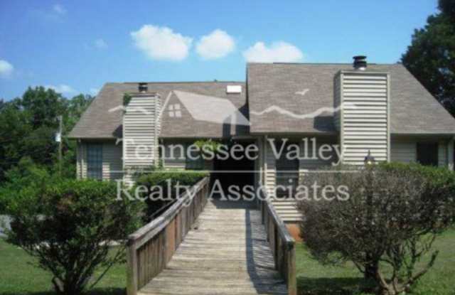 Charming one bedroom, one bathroom townhome with loft near Cedar Bluff! - 9109 Cedarpark Lane Northwest, Knox County, TN 37923