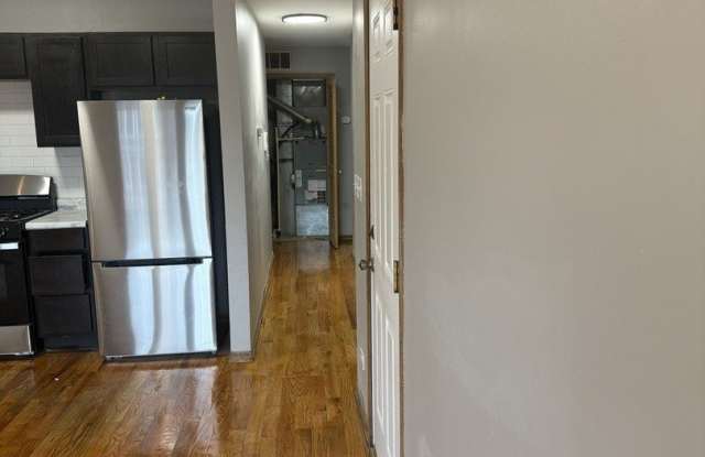 1114 S Albany Avenue Gallery 4