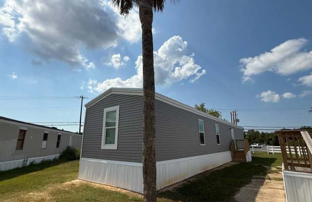 Oaklawn Estates 8400 W. Oaklawn Rd. photos photos