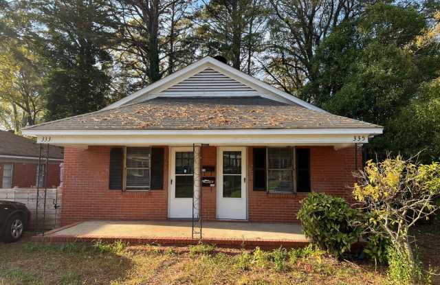 Spacious 2bedroom Duplex $500.00 off first months Rent - 335 Orange Street, Charlotte, NC 28205