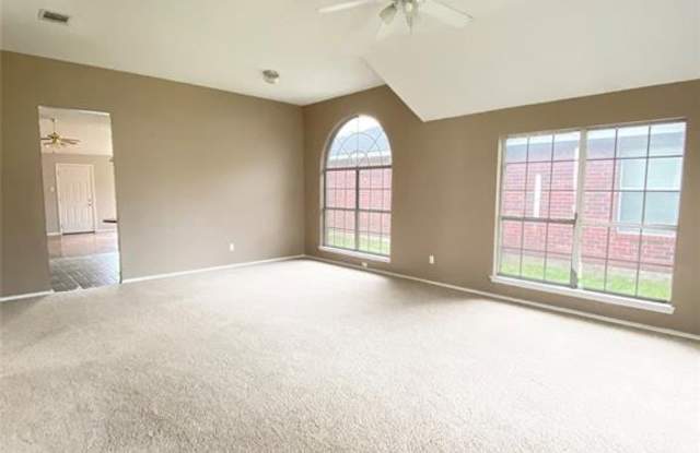 608 Ashcrest Court Gallery 2