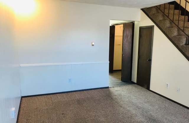 2 Bedroom 1.5 bathroom Townhome Gallery 4