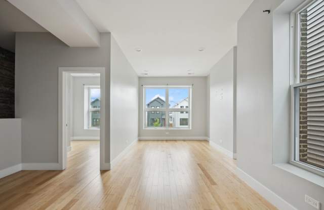 2526 W Lexington Avenue Gallery 3