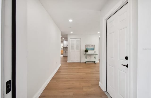 1639 SUMMIT Way Gallery 2