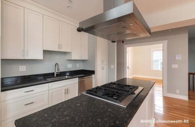 8 Rockingham St. photos photos