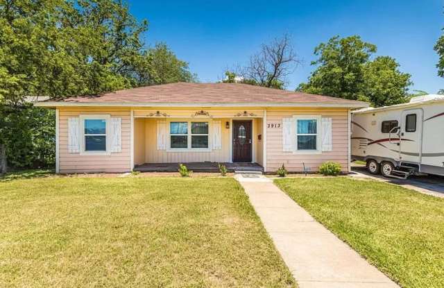 3913 Roselawn Drive photos photos