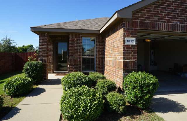 1817 Berrywood Drive Gallery 1