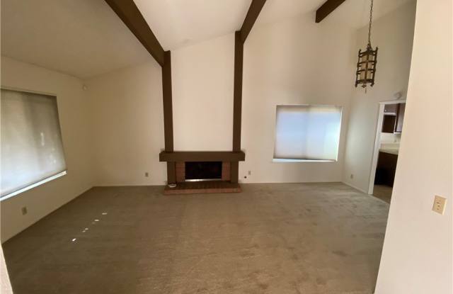 5373 Oxford Drive Gallery 2