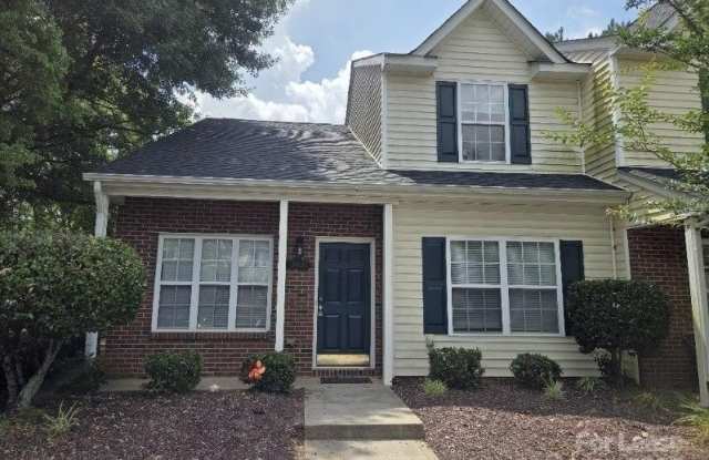 105 Lynch Circle photos photos