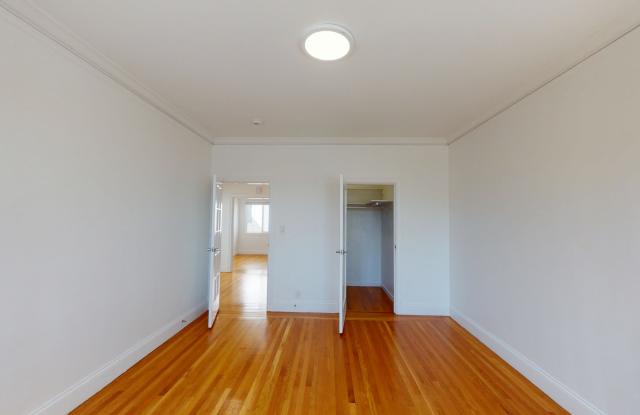 2844 Lyon Street Gallery 2