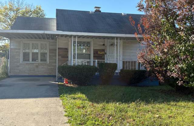 3 Bedroom/1 Bath Home in Dayton - 863 North Upland Avenue, Dayton, OH 45402