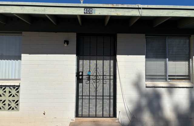 Lovely 2 Bed, 2 Bath Townhouse minutes from Davis Monthan and Pima Community College East! photos photos