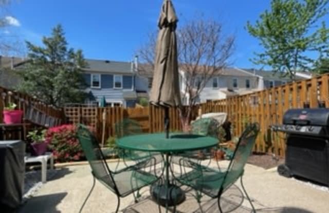 8018 Revenna Lane - 1 - 8018 Revenna Lane, Newington, VA 22153