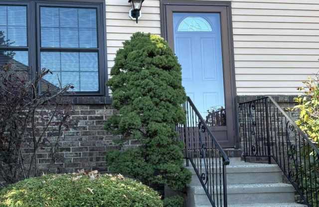 159 Village Green Way photos photos