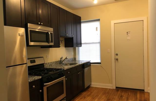 3216 W Argyle St photos photos