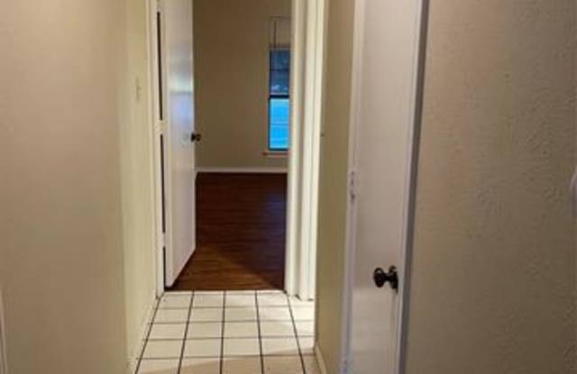 2741 Stoneridge Drive Gallery 4