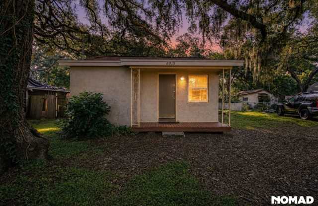 Charming 3BR House in Tampa on newly paved dead end street. photos photos