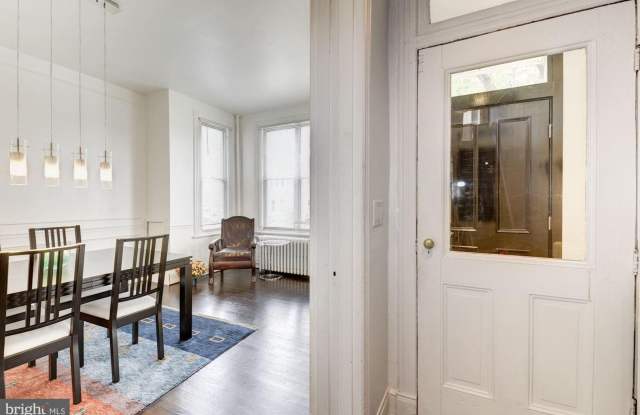 3br 2.5ba Victorian TH near Howard University in Ledroit Park Gallery 4