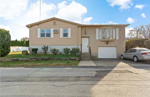 ****North Providence/Fruit Hill – Single Family with In-Law Unit - $2,995**** photos photos