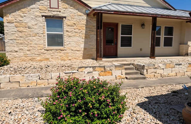 486 Bridle Path Gallery 1