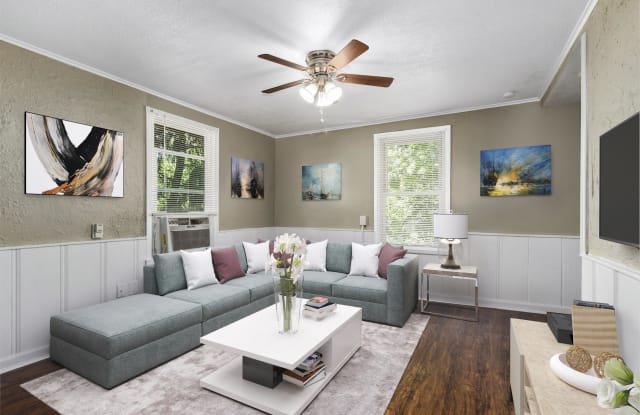 5937 Holmes St - 2 photos photos