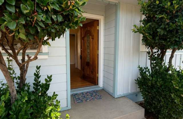 Welcome to the Oaks Charming 3-Bedroom Home in a Private Oasis Setting photos photos Welcome to the Oaks Charming 3-Bedroom Home in a Private Oasis Setting photos photos
