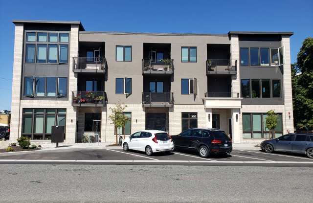 1305 Larrabee Avenue Gallery 4