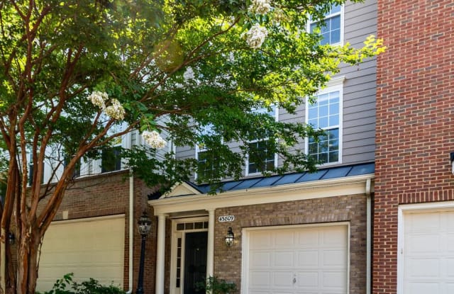 43809 LEES MILL SQUARE - 43809 Lees Mill Square, Lansdowne, VA 20176