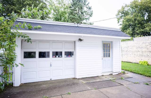 Beautiful 3 bedroom 1 1/2 bathroom for rent West Toledo! Gallery 3